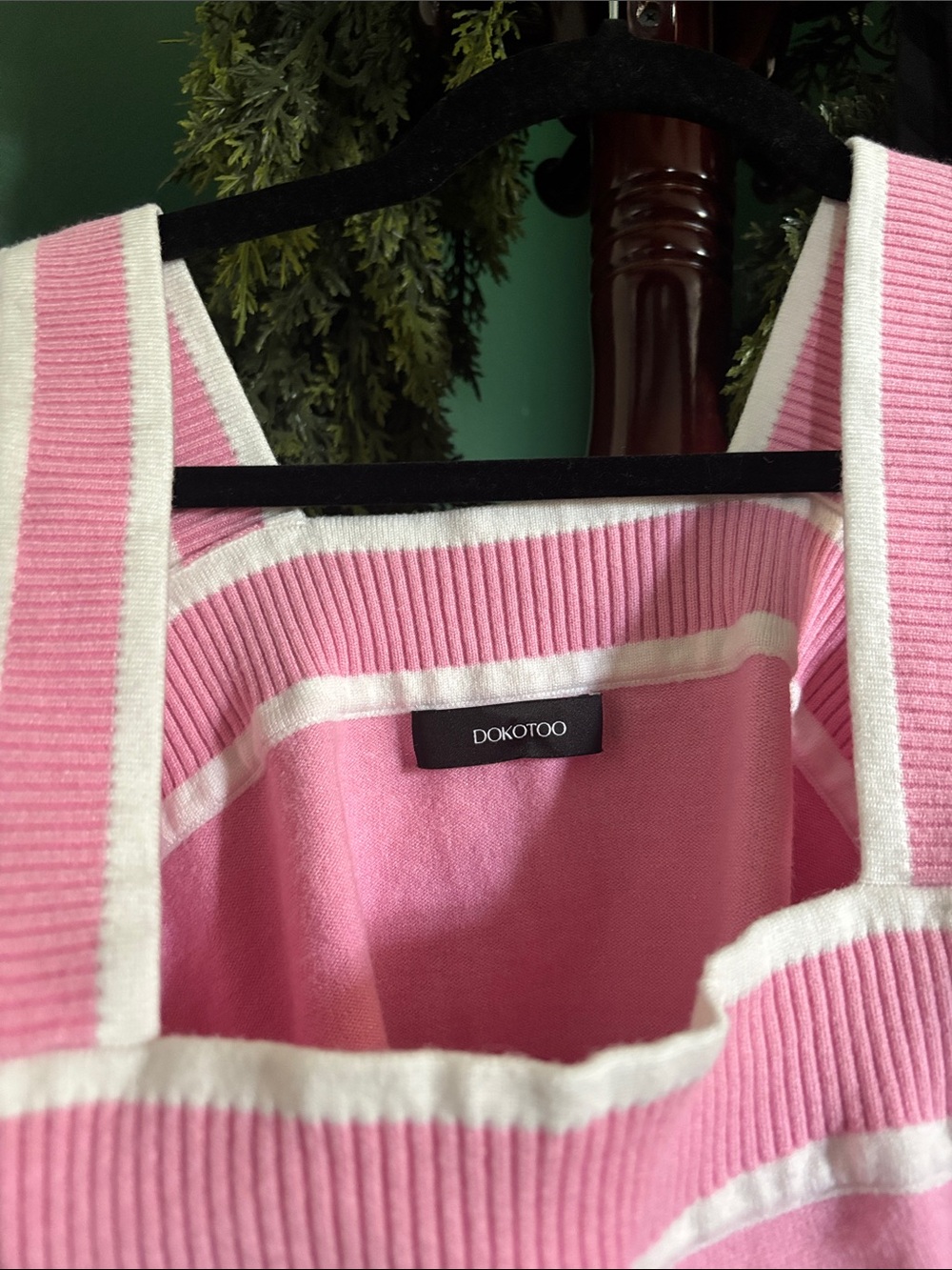 Dokotoo Square Neck Color Block Knit Crop Tank Top - Picture 3 of 4